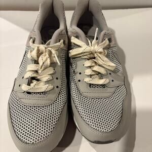 Grey nike air max 1